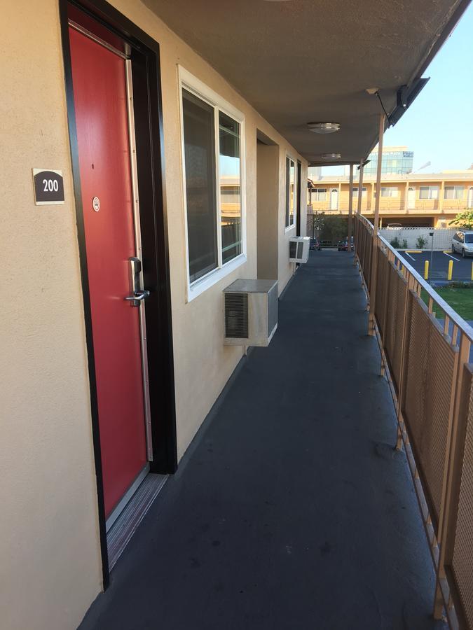 Budget Inn Lax-Lawndale Buitenkant foto